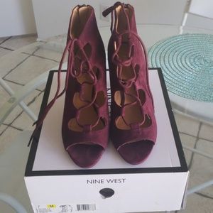 Nine West Burgundy Lace Up Heels👠